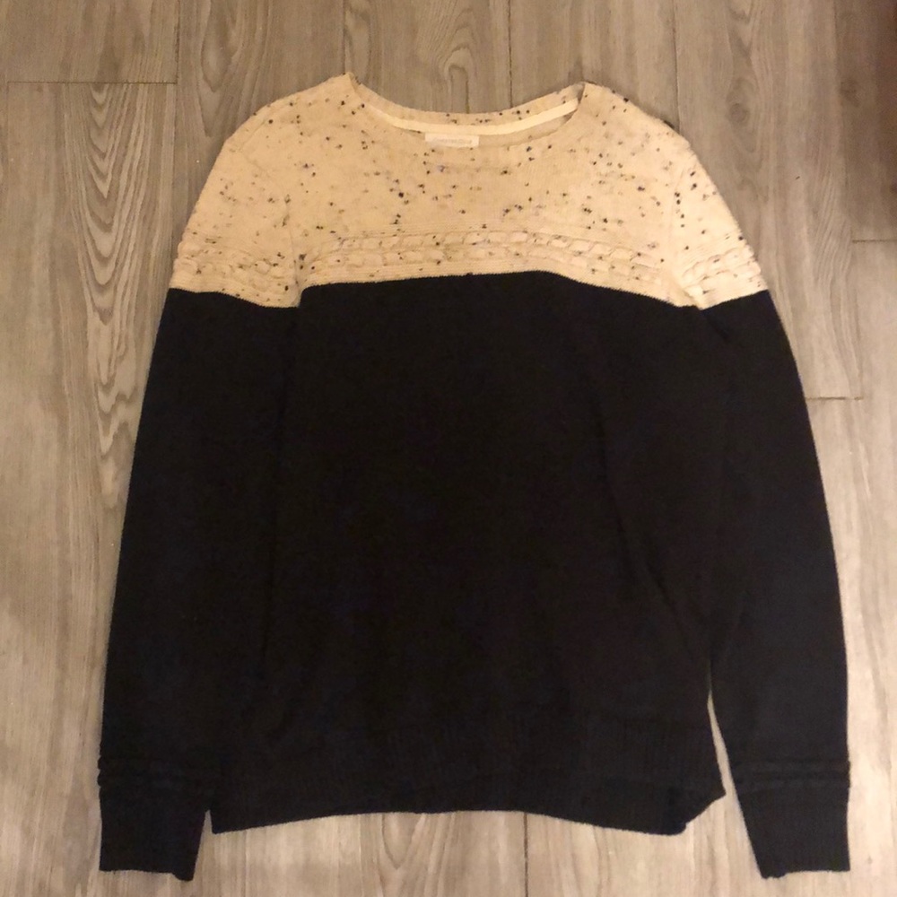 🐼⚡️black and white sweater